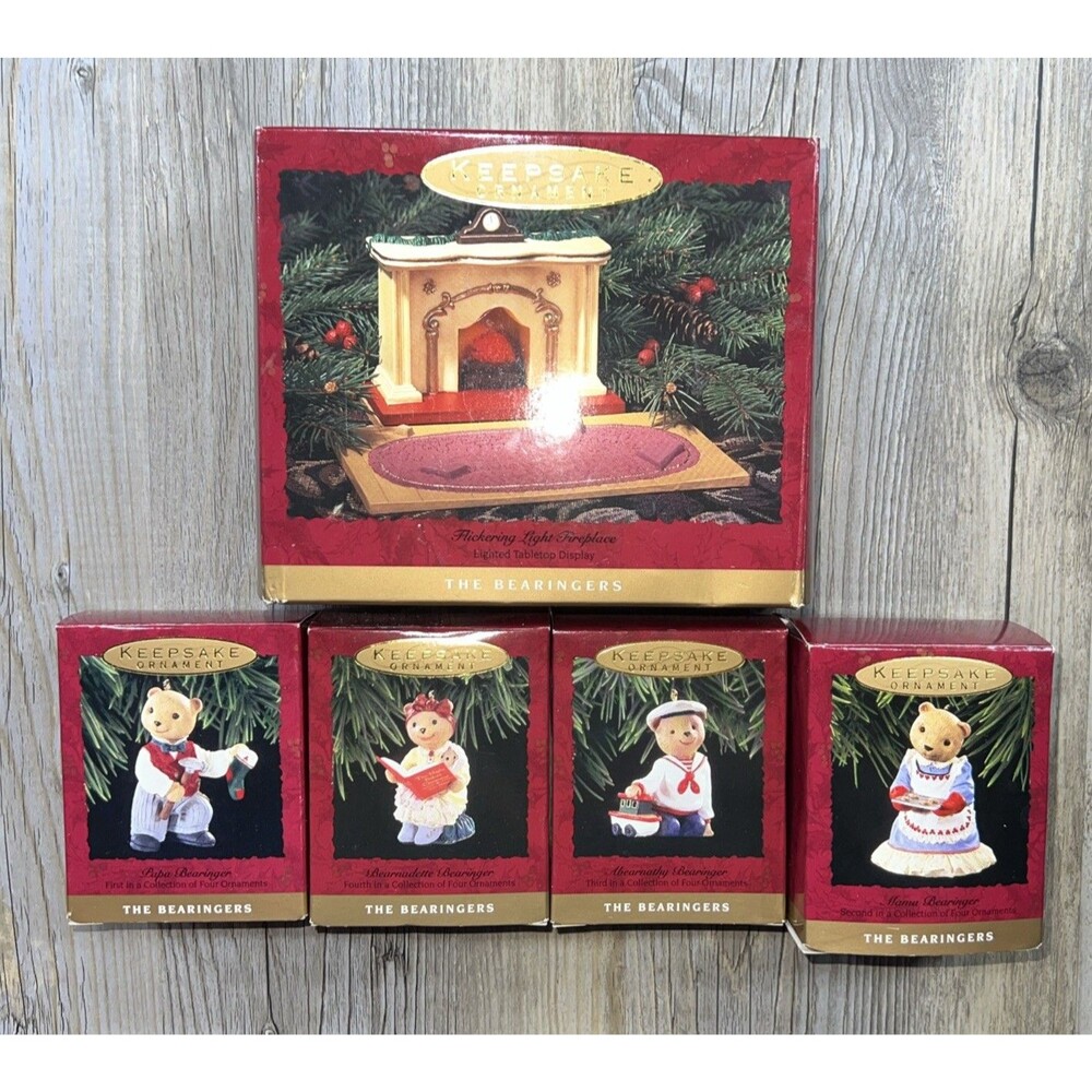Hallmark Christmas Ornament The Bearingers Set Fireplace Bear Family 1993 Works!